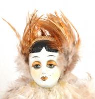 Velencei karneválos harlekin figura, porcelán fejjel, kézzel, lábbal, h: 36 cm