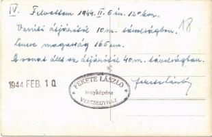 1944 Veresegyház, vasútállomás, Fekete László fényképész önkioldós felvételt készít magáról a vasúti...