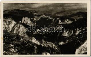 1944 Gyergyószentmiklós, Gheorgheni; Gyilkos-tó környéke, Gyergyói-havasok, kilátás a Kis-Cohárdról. Foto Sántha / Muntii Giurgeu, Lacul Rosu / view from the mountain peak