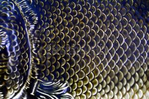 Gránit halas tál, kézzel festett, jelzett, alján lepattanással, 33×50 cm