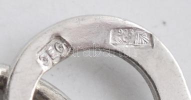 Ezüst(Ag) cica medál, zománc díszítéssel, jelzett, 3,2×2 cm, bruttó: 2,1 g