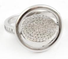 Ezüst(Ag) forgatható tetejű gyűrű, cirkóniával, jelzett, méret: 53, bruttó: 4,3 g