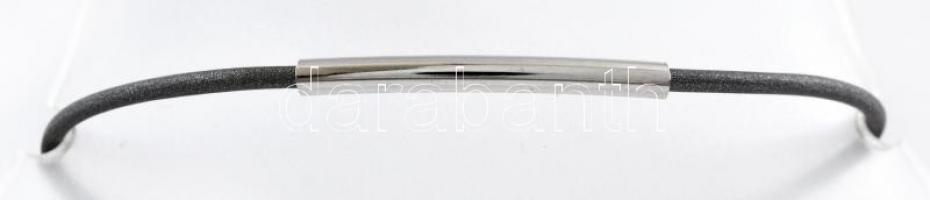 Szürke gumi karkötő, ezüst(Ag) elemekkel, jelzett, h: 19 cm