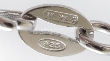 Fekete gumi karkötő, ezüst(Ag) elemekkel, angyalos középrésszel, jelzett, h: 18 cm