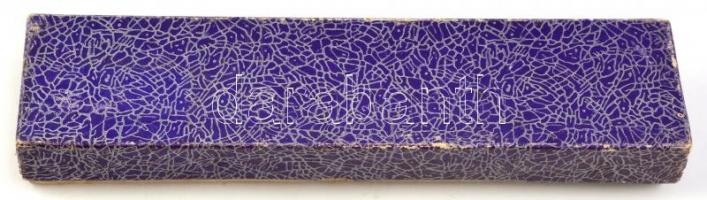 6 db miniatűr állat figura (elefánt, oroszlán, teve, ló stb.) faragott csont, karton dobozban, m: 2 ...