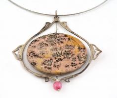 Jáspis medál, ezüst(Ag) kerettel, fém láncon, medál: 7×7 cm