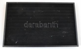 2 db plüss ékszertartó tábla, sérült eredeti csomagolásban, 20,5x33cm