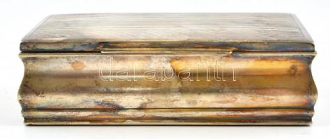 Régi alpakka doboz, fedélen ornamentális díszítéssel, fa belsővel, jelzett, kopott, 10,5x15x5 cm