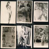 cca 1960 6 db enyhén erotikus fotó, kettő sarkán törésnyommal, 9x6 cm és 8x6 cm közötti méretben.