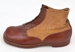 cca 1930 Schiffer Adolf cipőgyárából származó bőr gyógybetétes gyerekcipő pár, 31-es, jó állapotú