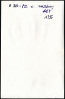 1956 324.832-es mozdony mellett, hátoldalon feliratozott fotó, 17,5×11 cm