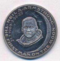 Amerikai Egyesült Államok DN Neil A. Armstrong - The First Man on the Moon / Thats one small step for man, one giant leap for Mankind kétoldalas jelzett Ag emlékérem (14,78g/0.999/34mm) T:1- (eredetileg PP) patina USA ND Neil A. Armstrong - The First Man on the Moon / Thats one small step for man, one giant leap for Mankind double-sided, hallmarked Ag commemorative medallion (14,78g/0.999/34mm) C:AU (originally PP) patina