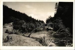 1942 Tusnádfürdő, Baile Tusnad; kirándulás, vízpart / hike, waterside. photo
