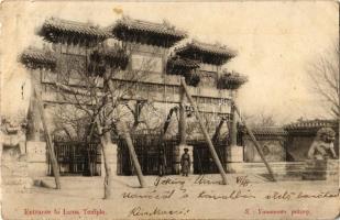 Beijing, Peking; Entrance to Lama Temple  (EK)