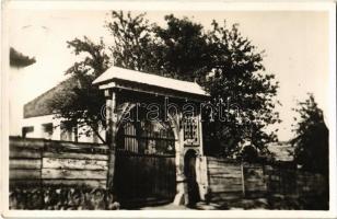 Tusnádfürdő, Baile Tusnad; Székely kapu / Transylvanian wood carved gate. Gáll Béla photo