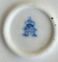 Nő csipkeruhában, fehér mázas porcelán figura, jelzett, apró lepattanásokkal, m: 24 cm