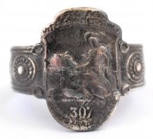 Fel fel vitézek a csatára 307. honvéd gyalogezred feliratú ezüst (Ag) gyűrű, méret: 52