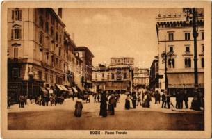 Roma, Rome; Piazza Venezia / square, shops, café (EK)