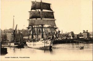 Folkestone (Kent), Inner Harbour, sailing vessels