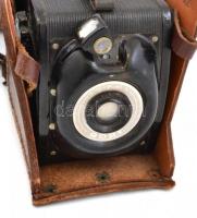 ICAF Roby fényképezőgép 1.11 f/10,5 objektívvel, sérült bőr tokban, enyhén kopottas állapotban, nem ...
