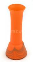 Narancssárga üveg váza, anyagában színezett, száján csorbával, m: 21 cm