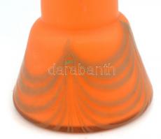 Narancssárga üveg váza, anyagában színezett, száján csorbával, m: 21 cm