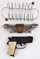 Nagy bolha- és kerámia tétel: Faragott fa, sas fejjel díszített sétapáca szláv felirattal, h: 92 cm....