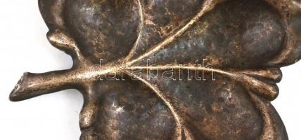 Ezüst(Ag) leveles tál, jelzett, 15,5×13,5 cm, nettó: 64,9 g