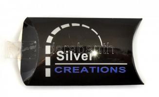 Swarovski kristályos fülbevalópár, eredeti dobozában. h: 2 cm