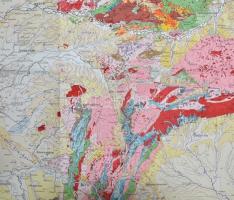 1914 Magyarország és a vele határos területek földtani térképe, délkeleti lap, jelmagyarázattal, 70×...