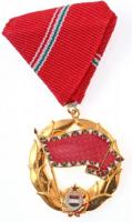 1957. A Munka Vörös Zászló Érdemrendje aranyozott, zománcozott Br kitüntetés mellszalagon T:1 / Hungary 1957. Red Flag Order of Labour gold-plated enamelled Br decoration on ribbon C:UNC NMK 596