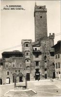 San Gimignano, Piazza della Cisterna / square, shop. photo