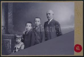 cca 1910 Békéscsaba, Horváth Victor fényképészeti, festészeti és nagyítási műtermében készült vintage fotó, 10,8x16,2 cm