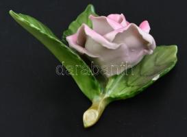 Herendi rózsa. Kézzel festett, jelzett, kis lepattanással. 7x5,5 cm