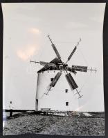 cca 1978 Bogár László: Szélmalom, feliratozott, vintage fotóművészeti alkotás, 40x30 cm / windmill
