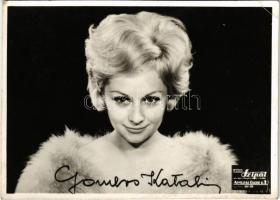1966 Gombos Katalin(1929-2012) színésznő aláírt fotója, a hátoldalán dedikációjával, 8x11 cm
