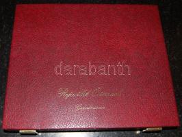 Éremtartó kazetta, 3db tálcával, 1x20 + 1x25 + 1x30 férőhellyel, bordó színben