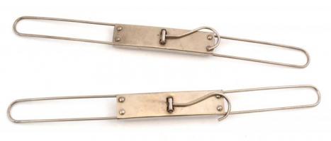 cca 1930-40 2 db utazó fogas-vállfa, kinyitható, fém, h: 18,5 cm