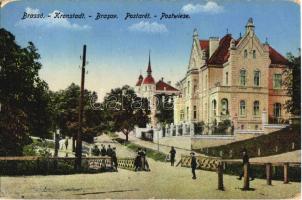1917 Brassó, Kronstadt, Brasov; Postwiese / Postarét, nyaralók. Benkő Ignác kiadása / street view, villas (kopott sarkak / worn corners)