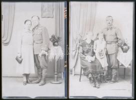 cca 1944/1946 Katonák a kiskunfélegyházi Marika-fotó műteremben, 16 db vintage üveglemez negatív, 10...