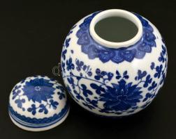 Kínai kék-fehér porcelán gyömbértartó, jelzett, levonóképes, kis kopásnyomokkal, m: 9,5 cm