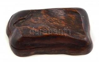 cca 1900-1930 Faragott fa doboz laza fedéllel, benne Erzsébet királynét (Sisi, Sissi) ábrázoló nyoma...