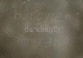 Muránói üveg váza, anyagában színezett, jelzett, kis kopásnyomokkal, m: 9,5 cm