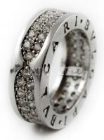 Ezüst(Ag) apró kövekkel díszített gyűrű, Bulgari jelzéssel, méret: 50, bruttó: 6,6 g