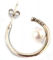 Ezüst(Ag) karikafülbevaló-pár gyönggyel, Pandora jelzéssel, d: 2 cm, bruttó: 2,7 g