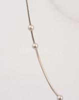 Ezüst(Ag) bogyós nyaklánc, jelzett, h: 48 cm, nettó: 5,7 g