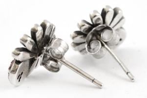 Ezüst(Ag) virágos, katicabogaras fülbevalópár, jelzett, d: 1,2 cm, bruttó: 2,1 g