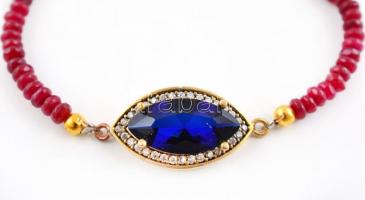 Aranyozott ezüst(Ag) foglalatos féldrágakő, jelzett, gumírozott karkötő résszel, bruttó: 9 g