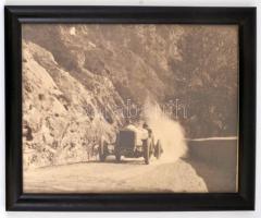 Carl Zapletal (1876-1941). Autó hegyvidéki úton, 1920-30 körül, feltehetően ausztriai helyszínen, fo...