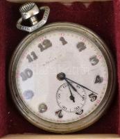 15 darabos, különféle márkájú zsebóra gyűjtemény, közte Enigma, Haller, Sigma. Tárolódobozban, valam...